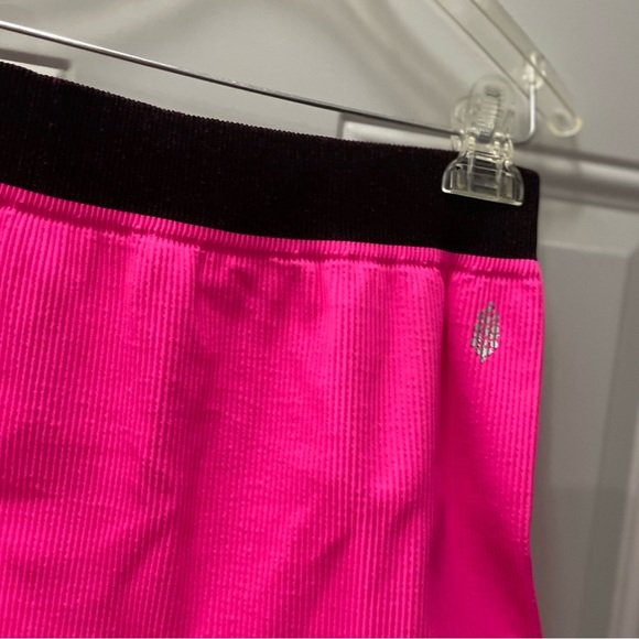 🚫Sold🚫 on Crosspost-NWT XL Free People Movement Prajna Short - Picture 9 of 9